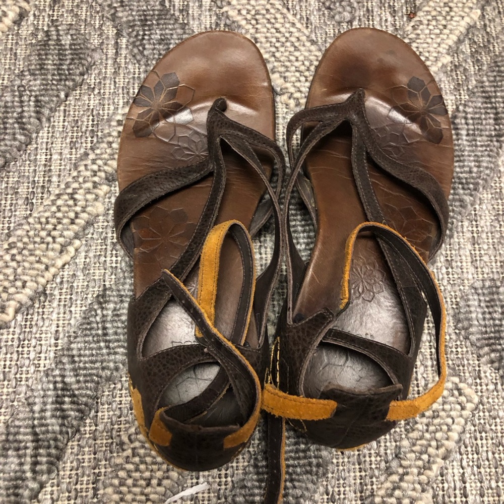 Merrell Women's Sandals in Brown and Tan